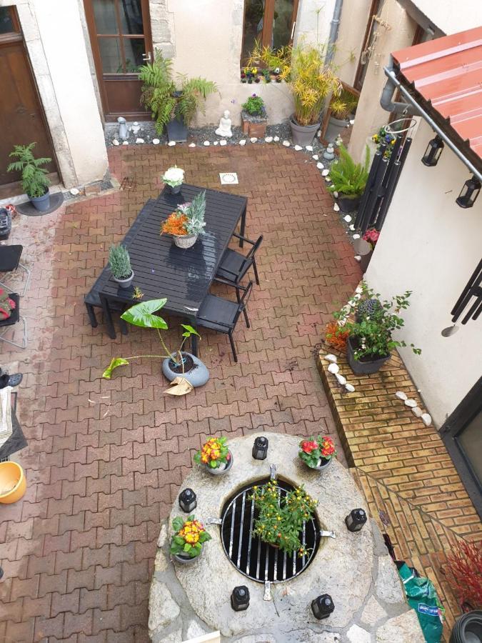 La Maison Porte Bonheur Chantelle Luaran gambar