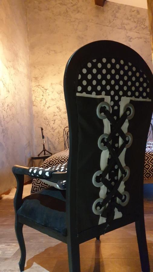 La Maison Porte Bonheur Chantelle Luaran gambar